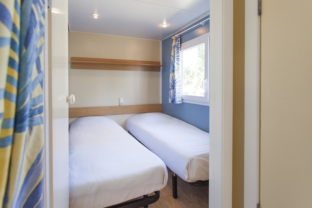 Mobile Home, 2 Bedrooms