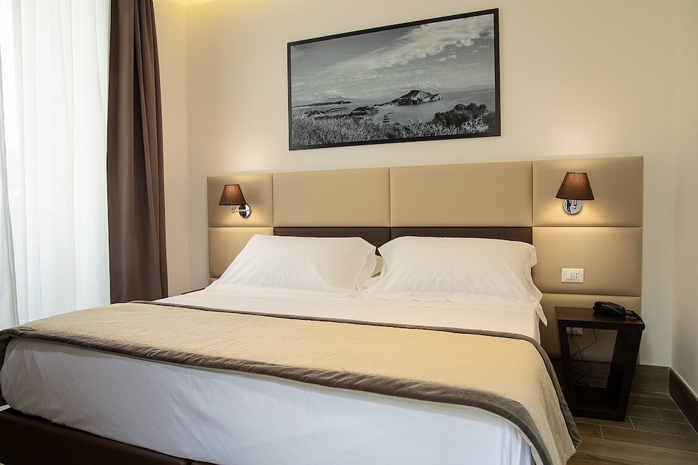 Classic Double Room, 1 Queen Bed - Photo 5