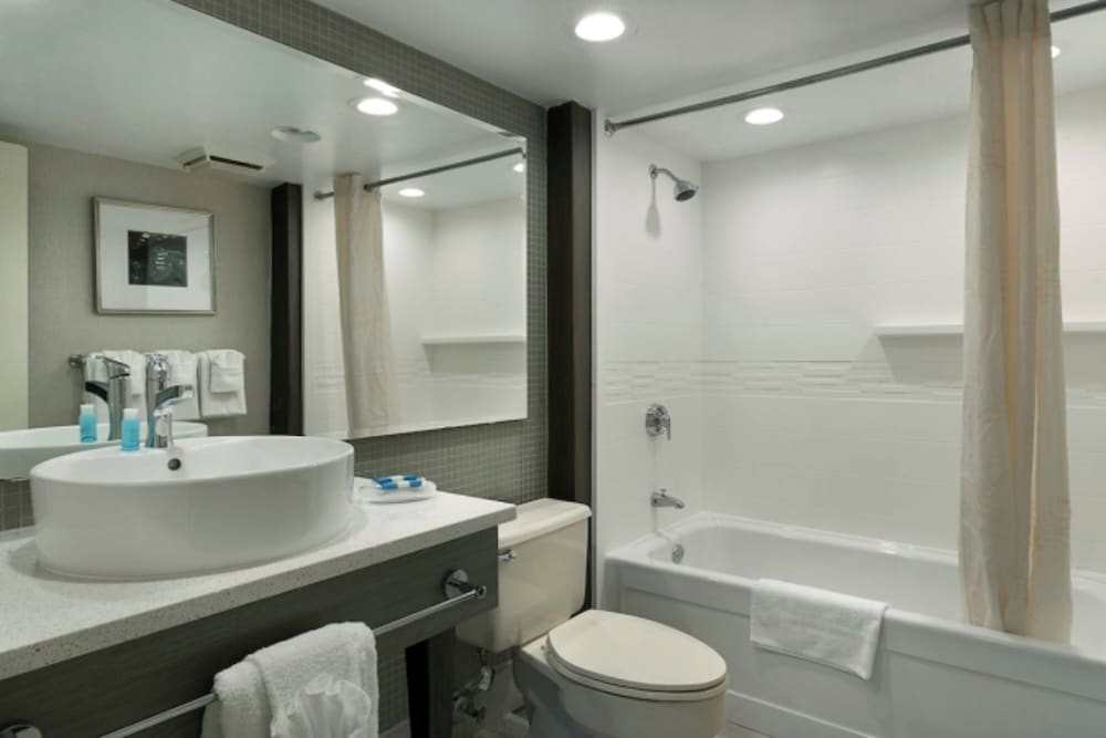 Palms Resort View One Bedroom King Suite - Photo 4