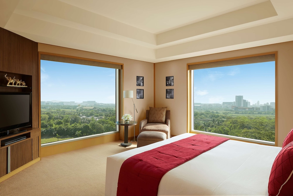 Suite, 1 King Bed (Verandah) - Photo 9
