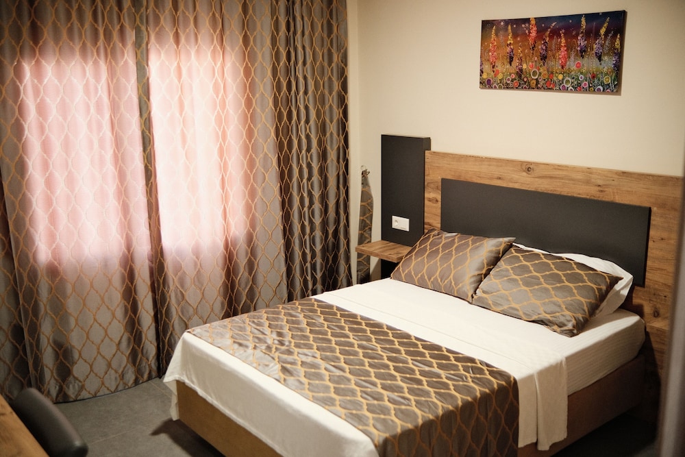 Standard Double Room - Photo 1