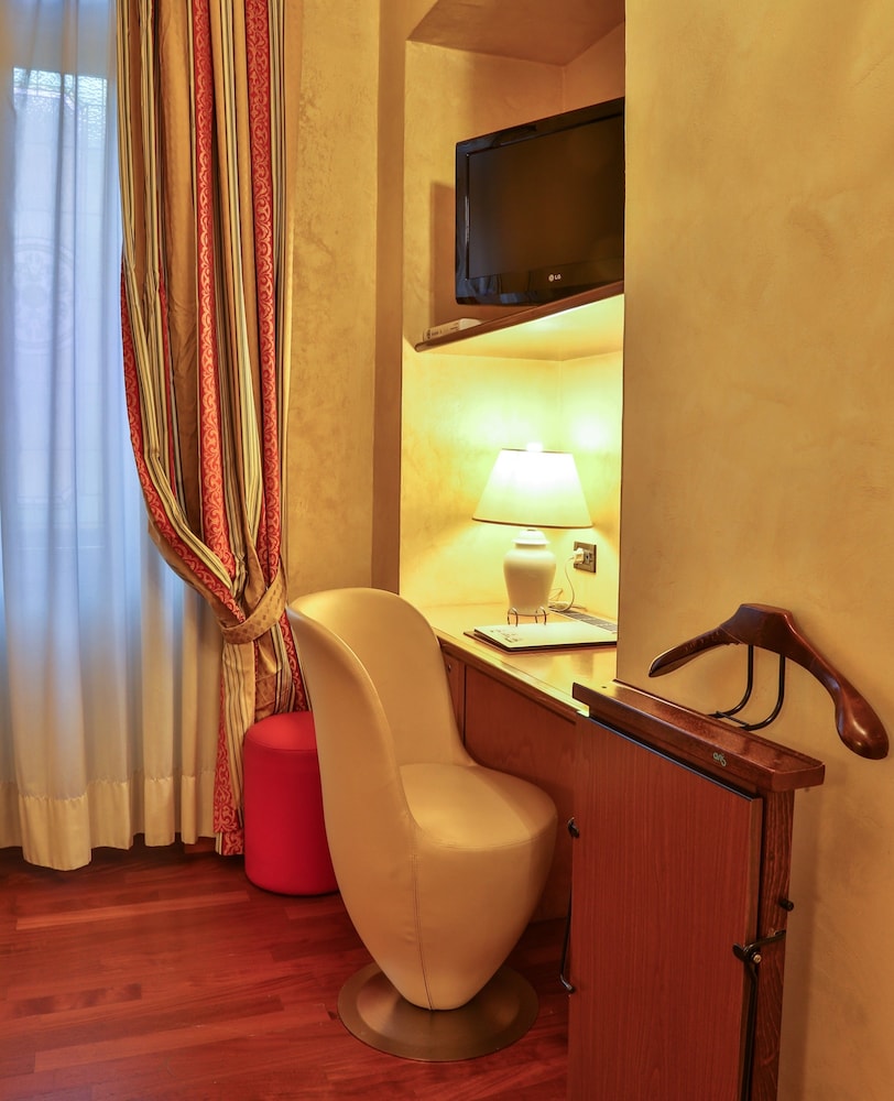 Classic Room, 2 Twin Beds - Photo 2