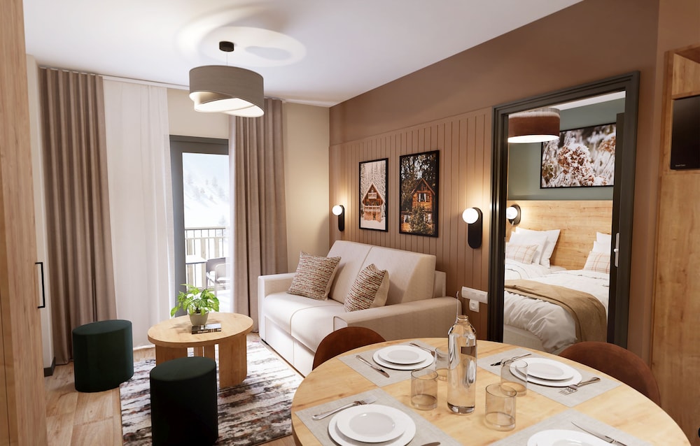 Apartment, 3 Bedrooms, Balcony photo 2
