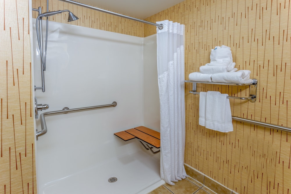 Standard Room, 1 King Bed, Accessible (Communications, Mobility) - Photo 5
