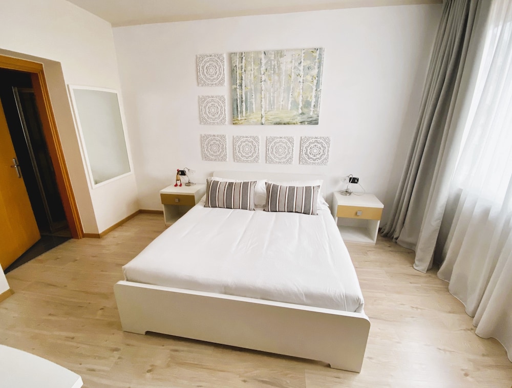 Romantic Room - Photo 2