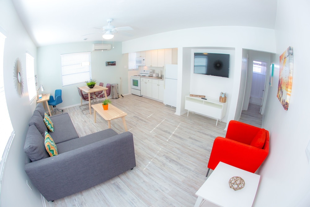 1 Bedroom Suite 2 Queen