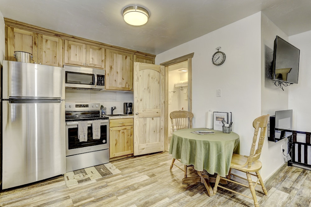 Standard Room, Kitchenette photo 3