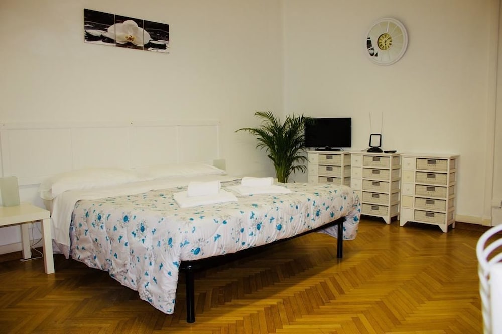 Triple Room, Shared Bathroom