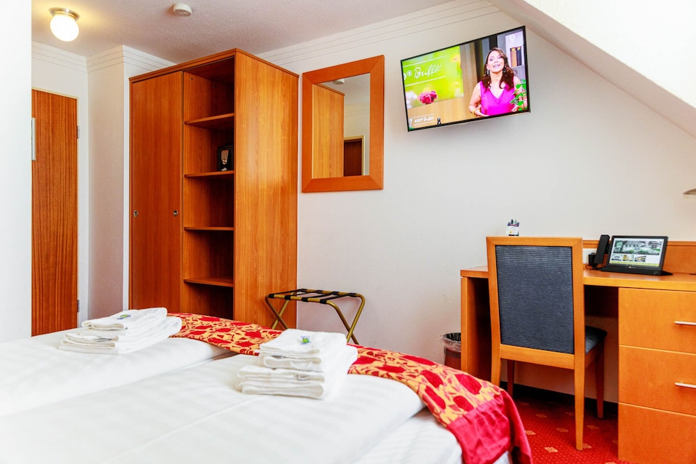 Standard Double or Twin Room - Photo 2