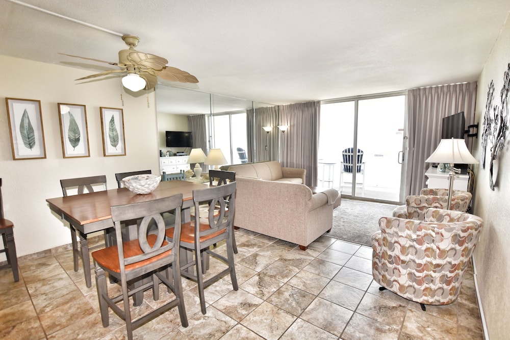 Condo, 2 Bedrooms photo 1
