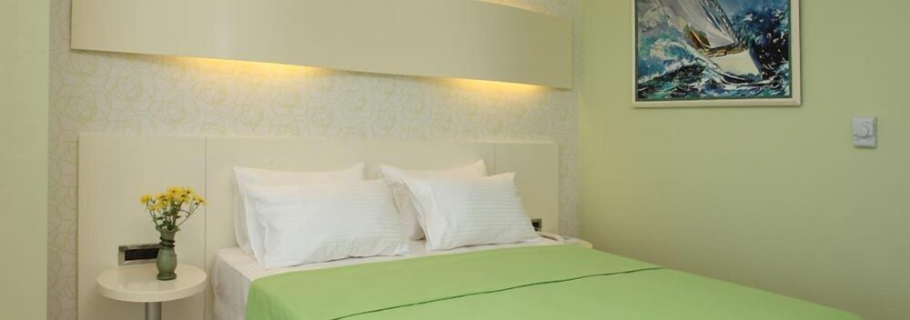 Double Room - Photo 5