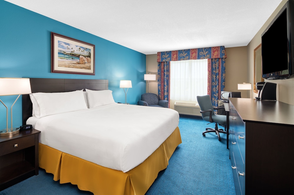 Suite, 1 Queen Bed, Non Smoking - Photo 1