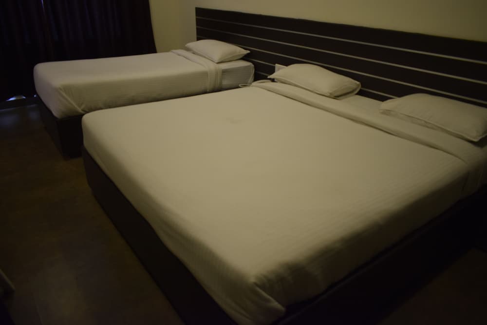 Deluxe Triple Room - Photo 2