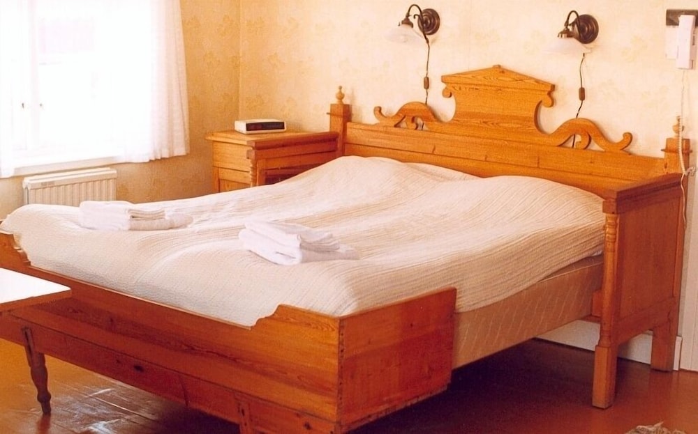 Two Beds Cabin - 1 Double Bed photo 2