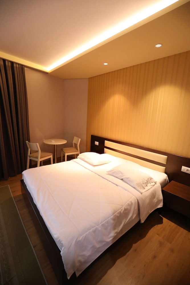 Luxury Suite photo 2