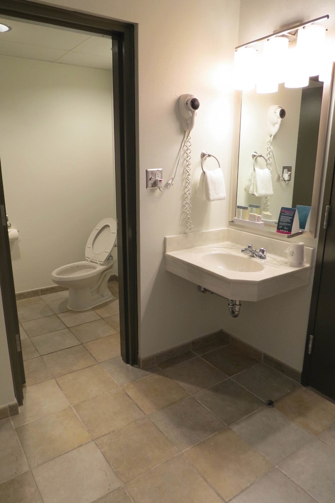 Room, 2 Queen Beds, Non Smoking, Pool View - Photo 6
