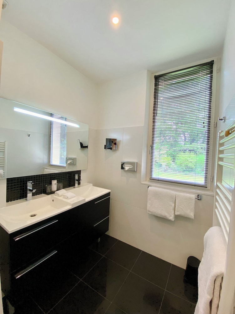 Traditional Double Room ( (in Elisabeth detached house) ) - Photo 3