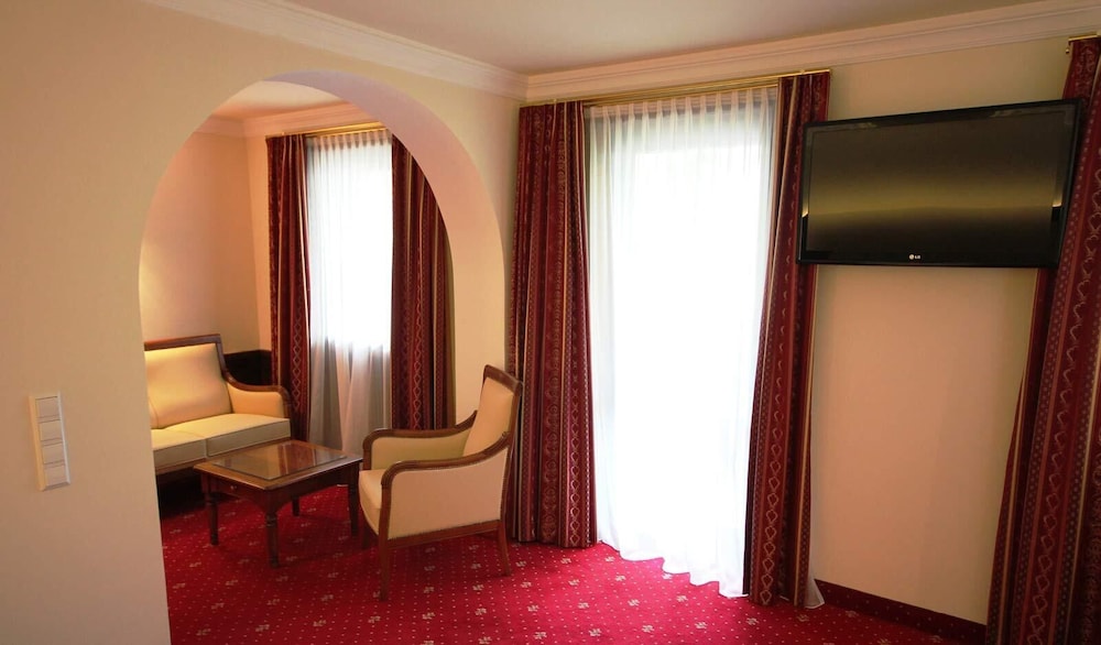 Junior Suite (Main Building) - Photo 5