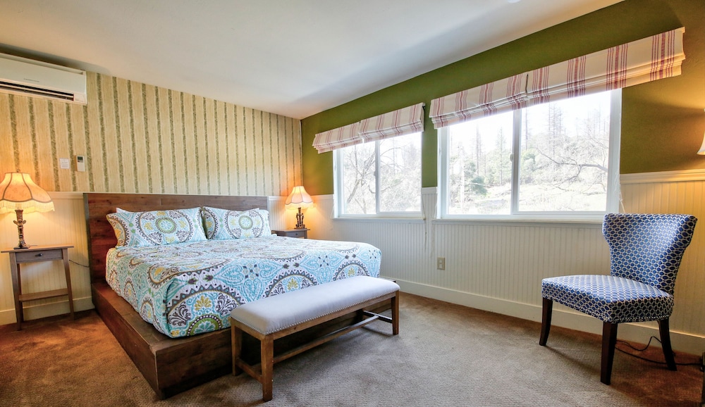 Deluxe Suite, 1 King Bed