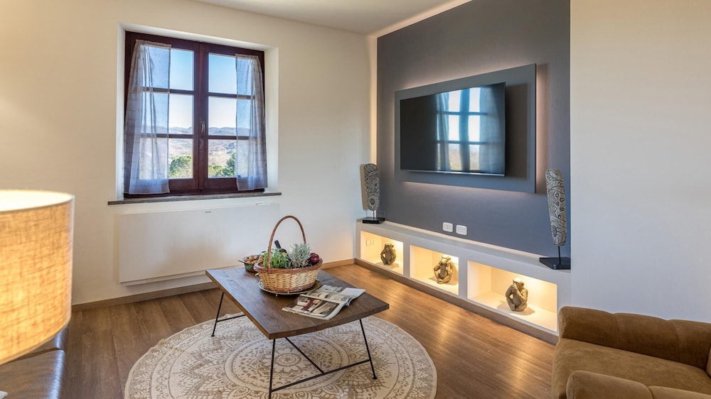 Villa photo 2