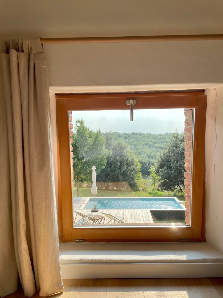Comfort Room, Pool View photo 3
