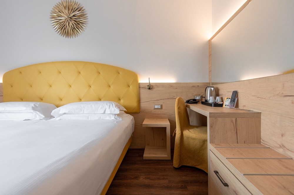 Comfort Room, 1 Bedroom - Photo 3