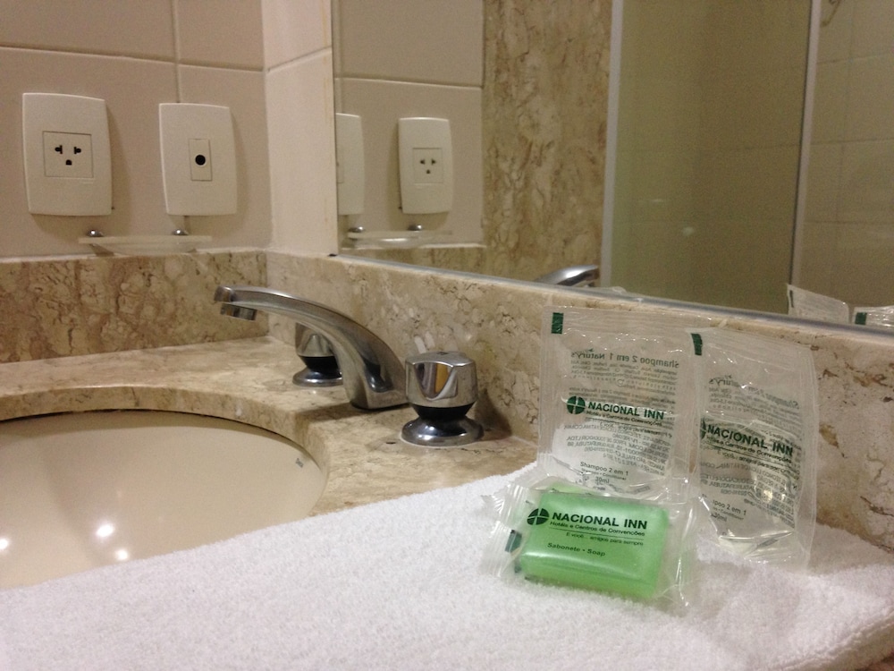 Standard Twin Room - Photo 14
