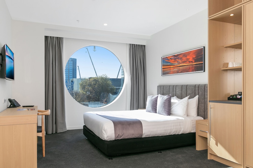 Executive Studio, 1 King Bed, City View