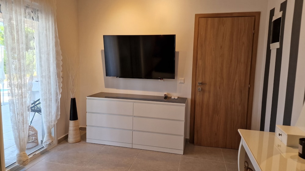 Luxury Villa, 1 Bedroom, Private Pool, Sea View photo 2