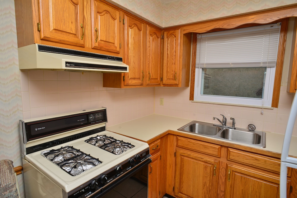 Suite, Multiple Beds, Non Smoking, Kitchen - Photo 3