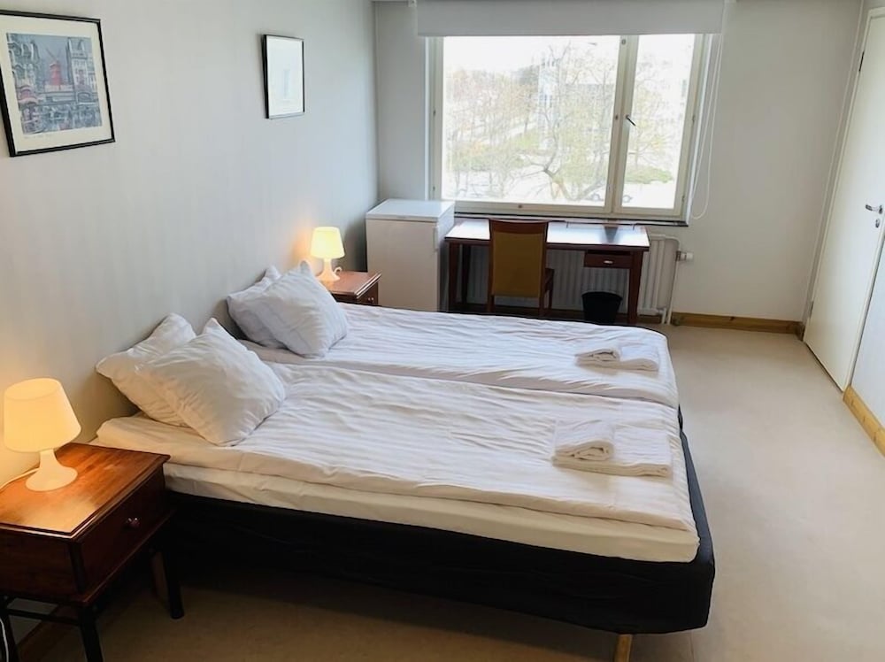 Economy Twin Room photo 1