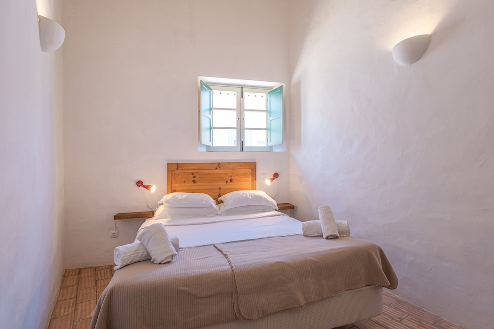 Cottage, 3 Bedrooms, Courtyard Area photo 3