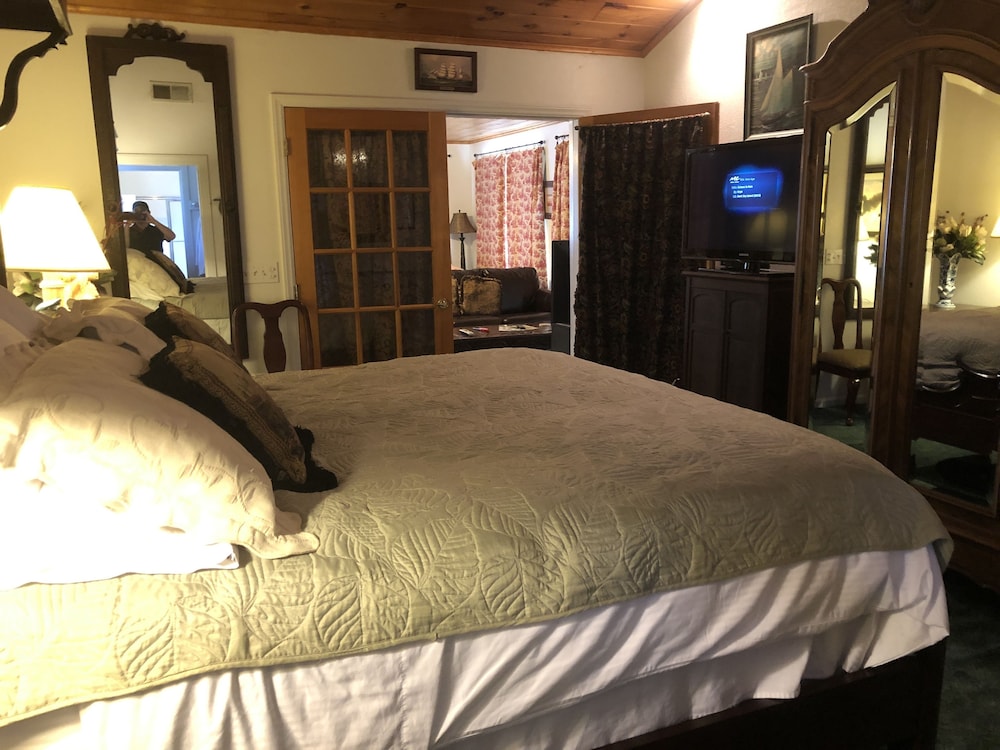 Admiral's Suite photo 3