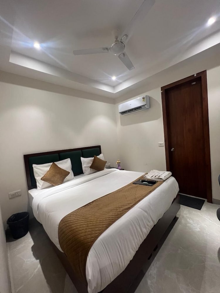 Deluxe Double Room, City View
