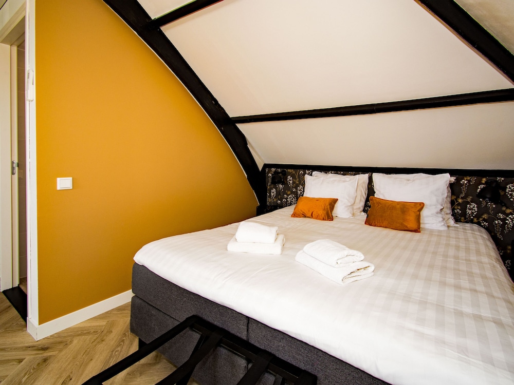 Deluxe Studio Suite, Non Smoking photo 3
