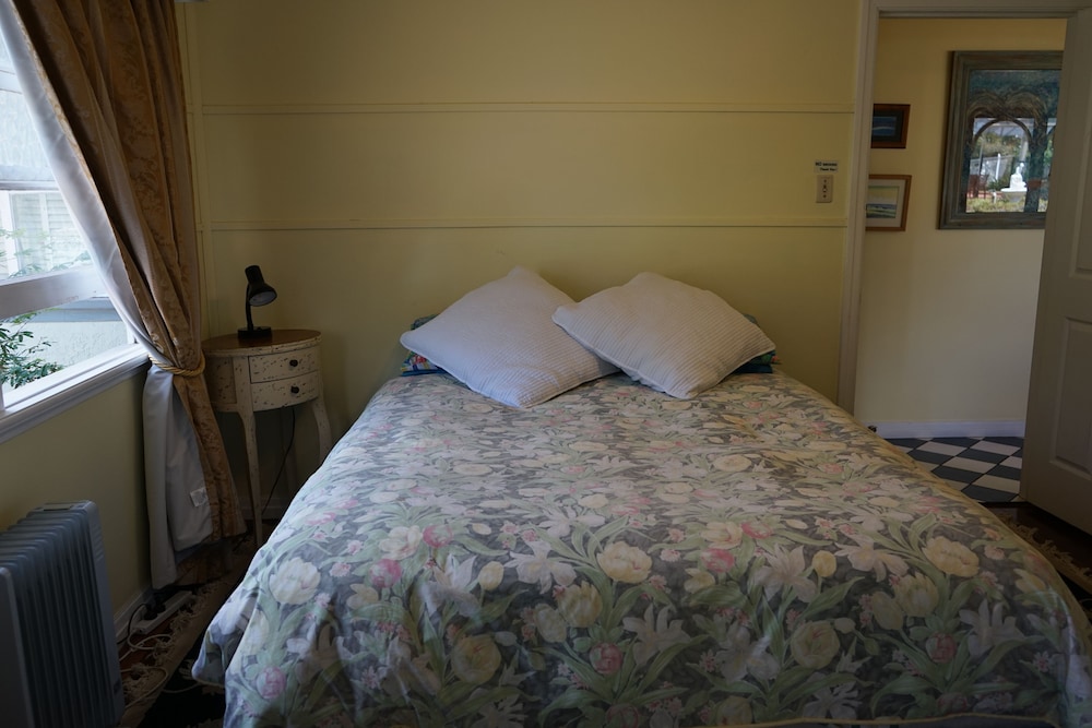 Standard Suite, 1 Bedroom, Non Smoking (Southern Cross Room) photo 2