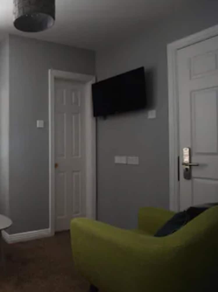 Family Room photo 2