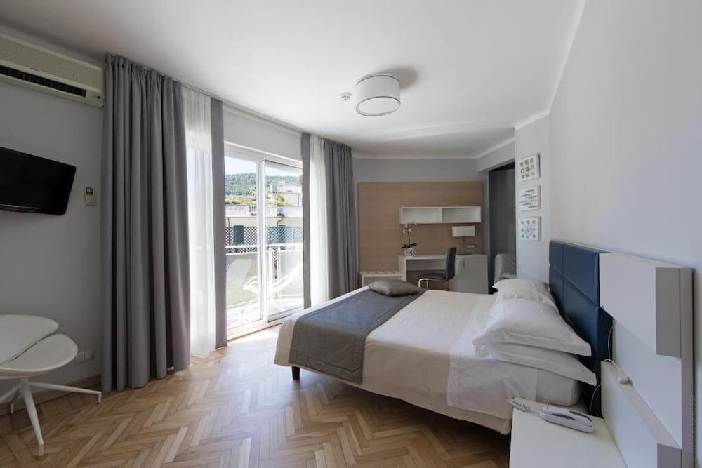 Deluxe Double Room - Photo 3