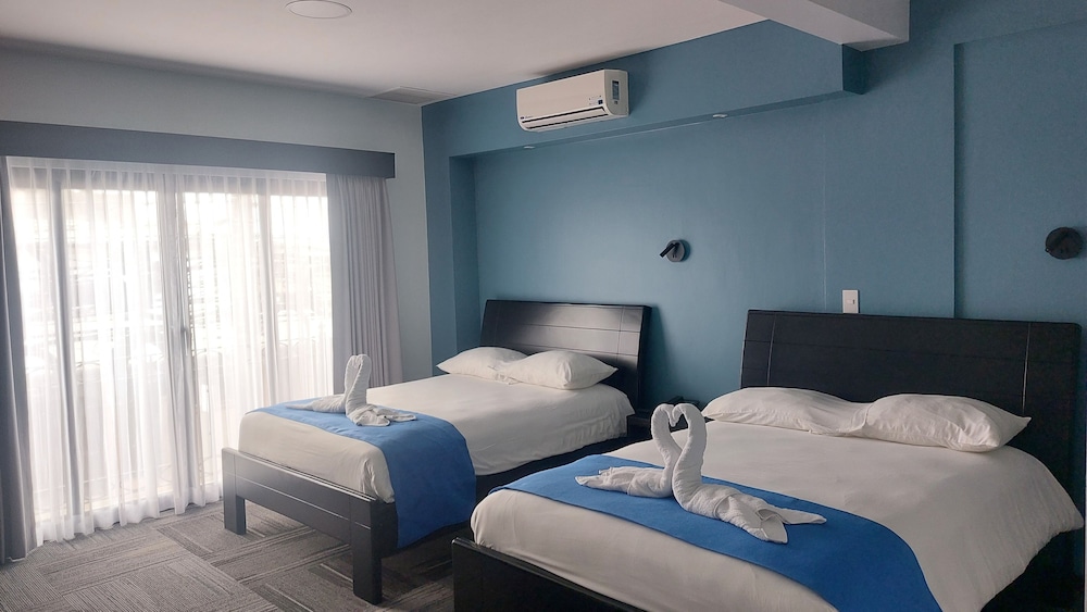 Family Double Room, 2 Double Beds, Private Bathroom photo 2