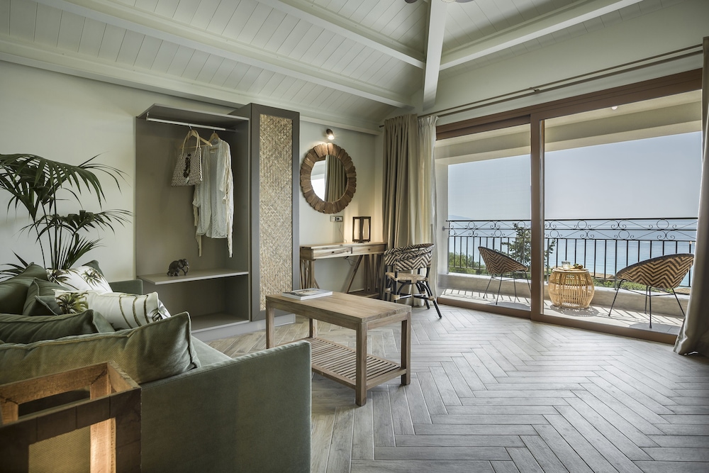Suite, Sea View - Photo 1
