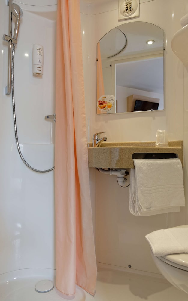 Superior Room, Multiple Beds - Photo 12