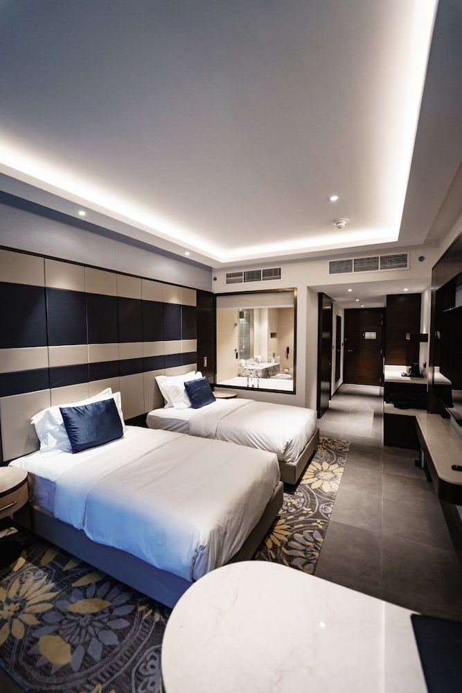 Premium Twin Room With Balcony-Burj Khalifa View photo 1