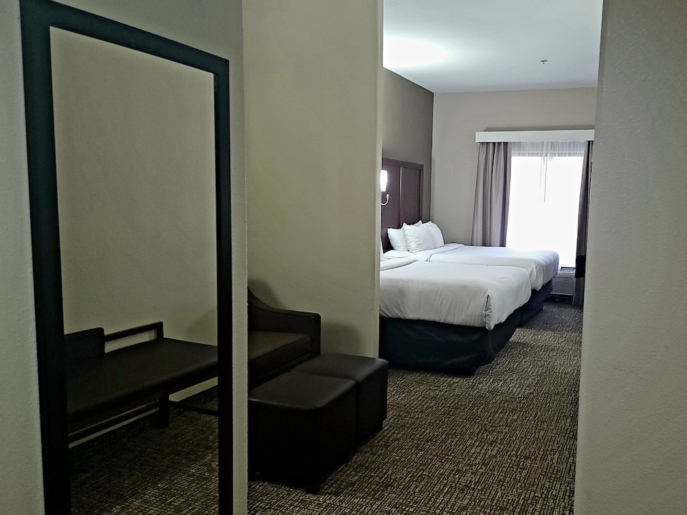 Suite, 2 Queen Beds, Non Smoking - Photo 8