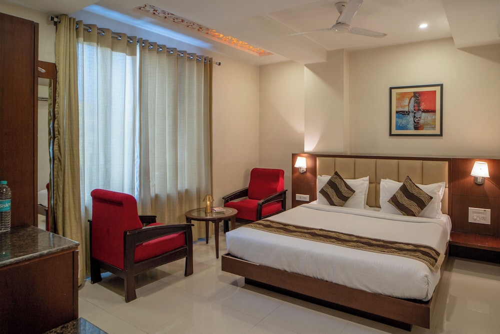 Deluxe Room - Photo 6