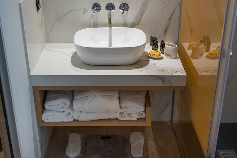 City Double Room - Photo 6