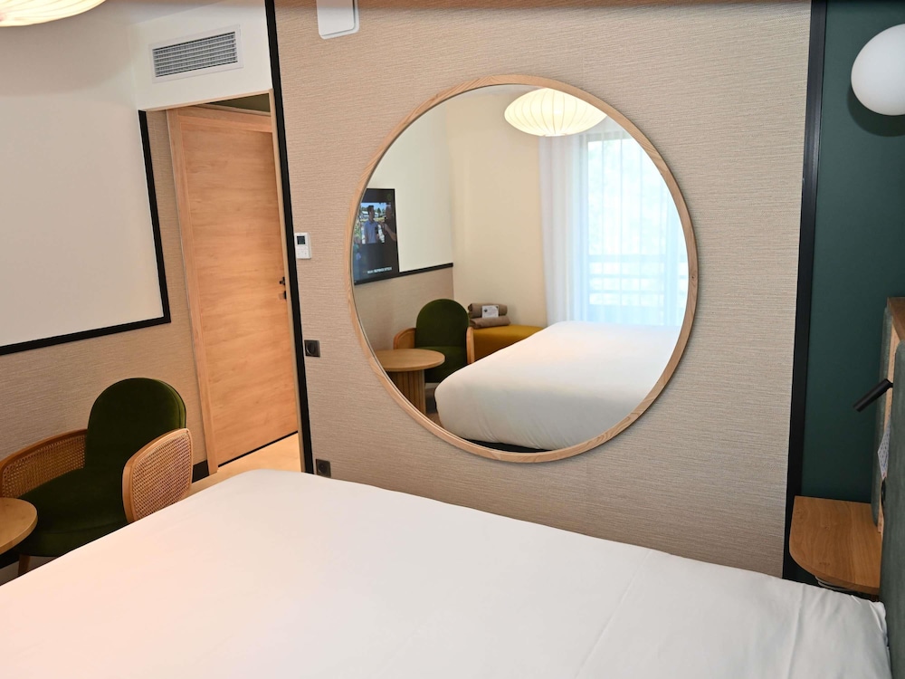 Standard Room, Multiple Beds - Photo 3