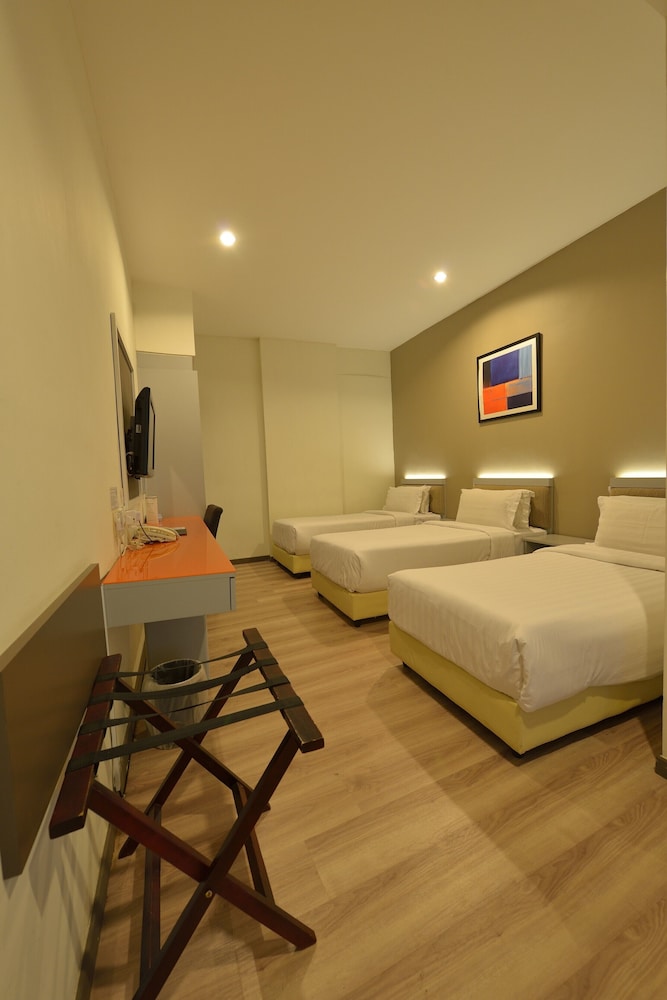 Deluxe Triple Room - Photo 2