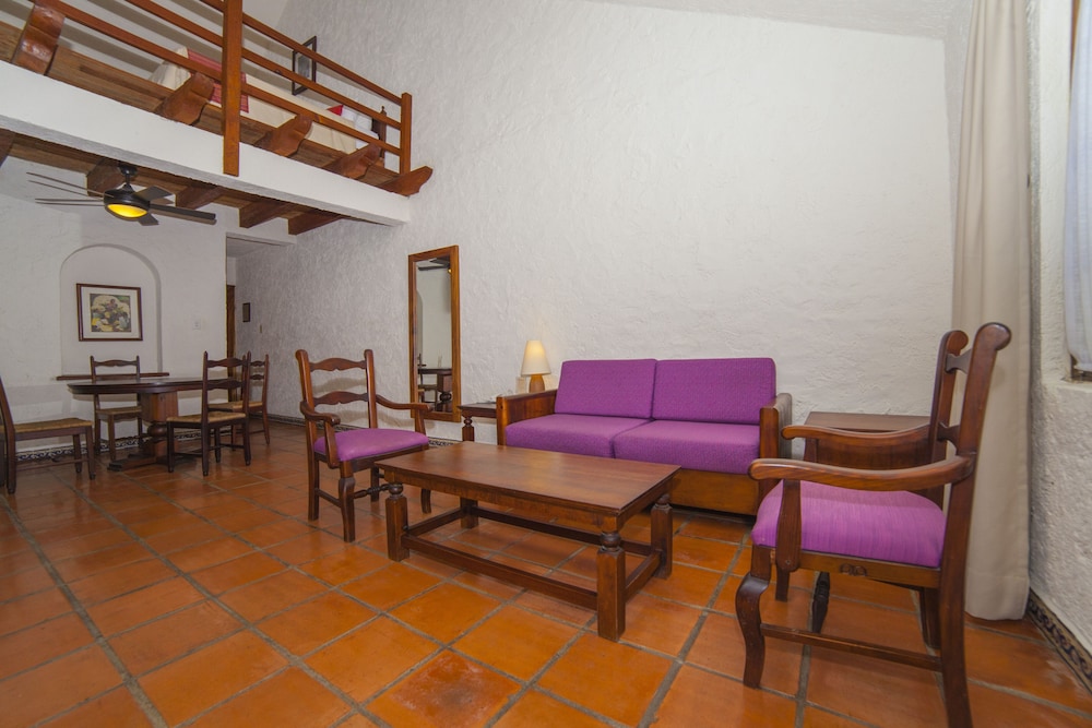 Superior Suite - Photo 3