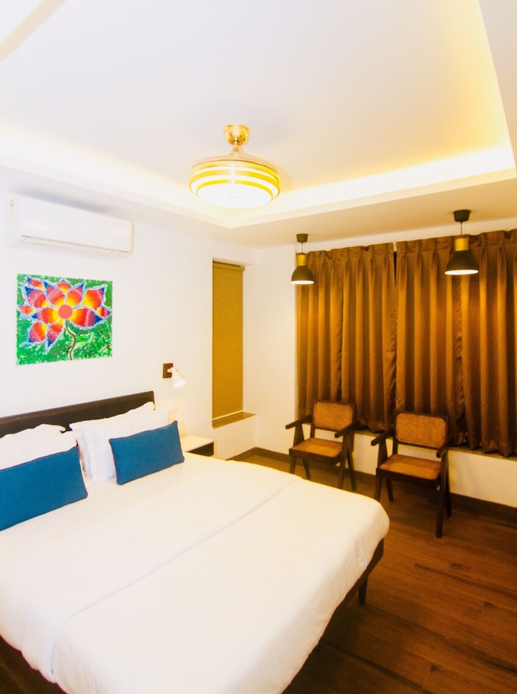 Deluxe Double or Twin Room - Photo 12