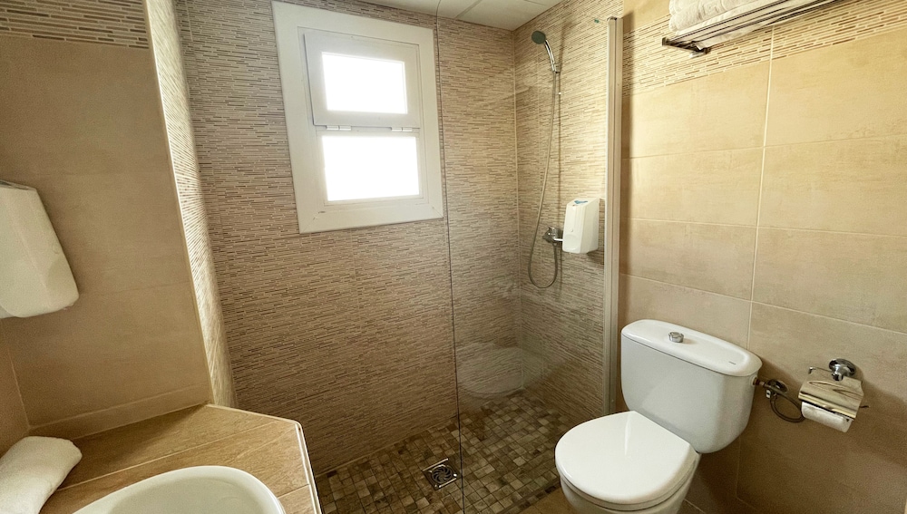 Standard Double Room, Balcony - Photo 8